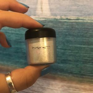 MAC reflects gold glitter